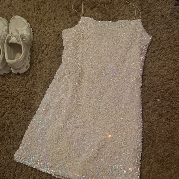 I wore it once for homecoming great material got it from Dillards no staines - Picture 3 of 5